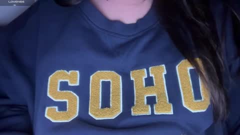 Snapshot of ladybird21 chatting on 10.12.25 Aria online show from 10.12.25