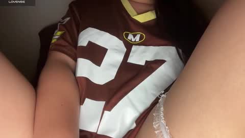 Snapshot of ladybird21 chatting on 11.09.25 Aria online show from 11.09.25