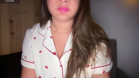 Snapshot of ladybird21 chatting on 12.21.25 Aria online show from 12.21.25