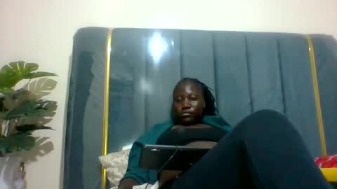 lindah32 online show from 12.16.24