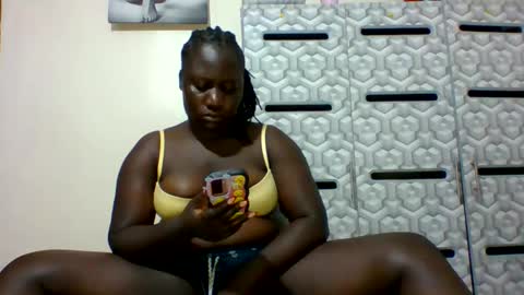 lindah32 online show from 12.19.24