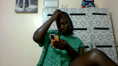 lindah32 online show from 12.19.24