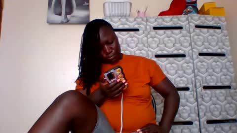 lindah32 online show from 12.21.24