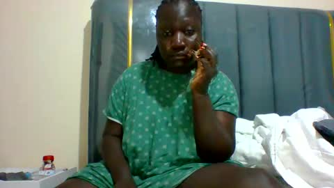 lindah32 online show from 12.25.24