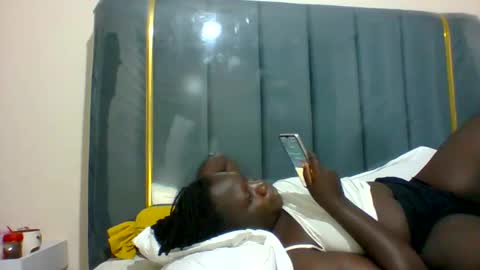 lindah32 online show from 12.29.24