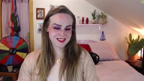 Snapshot of ladyboyhomemaker chatting on 01.11.25 ladyboyhomemaker online show from 01.11.25