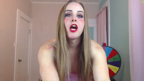 Snapshot of ladyboyhomemaker chatting on 01.22.25 ladyboyhomemaker online show from 01.22.25