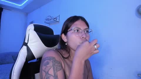  Lady  online show from 11.22.25