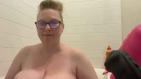 Snapshot of ladycherielynn chatting on 06.17.26 LadyCherieLynn online show from 06.17.26