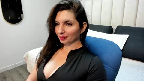 Snapshot of ladydanna chatting on 04.27.26 Danna................. online show from 04.27.26
