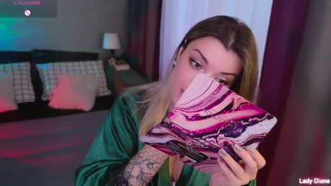 ladylancaster online show from 11.23.25