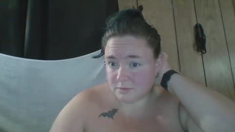 Snapshot of ladylynn13 chatting on 10.05.25 LadyLynn13 online show from 10.05.25