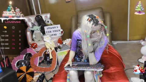 Snapshot of laflakita21 chatting on 12.20.24 Skinnygirl online show from 12.20.24