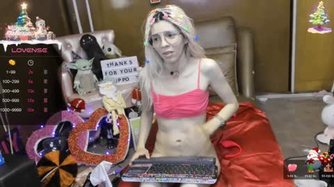 Snapshot of laflakita21 chatting on 12.21.24 Skinnygirl online show from 12.21.24