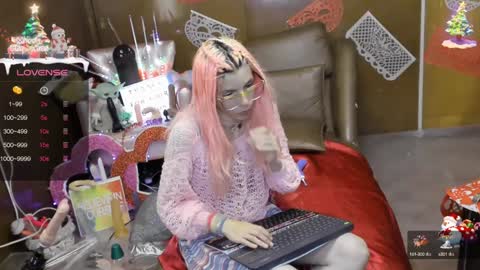 Snapshot of laflakita21 chatting on 02.05.25 Skinnygirl online show from 02.05.25