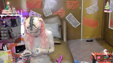 Snapshot of laflakita21 chatting on 02.13.25 Skinnygirl online show from 02.13.25