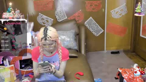 Snapshot of laflakita21 chatting on 02.14.25 Skinnygirl online show from 02.14.25