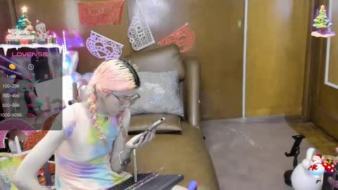 Snapshot of laflakita21 chatting on 02.22.25 Skinnygirl online show from 02.22.25