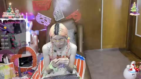 Snapshot of laflakita21 chatting on 02.25.25 Skinnygirl online show from 02.25.25