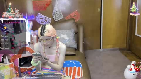 Snapshot of laflakita21 chatting on 02.25.25 Skinnygirl online show from 02.25.25