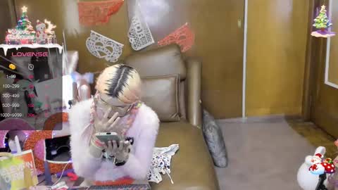 Snapshot of laflakita21 chatting on 02.28.25 Skinnygirl online show from 02.28.25