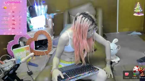 Snapshot of laflakita21 chatting on 10.04.25 Skinnygirl online show from 10.04.25