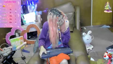 Snapshot of laflakita21 chatting on 10.10.25 Skinnygirl online show from 10.10.25