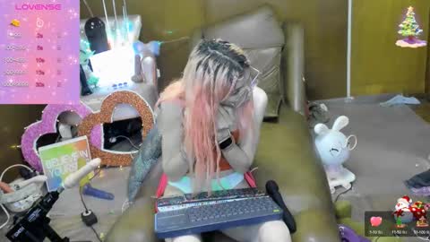 Snapshot of laflakita21 chatting on 10.11.25 Skinnygirl online show from 10.11.25