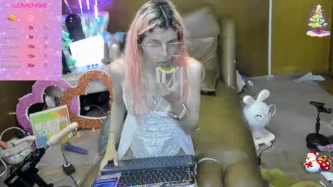 Snapshot of laflakita21 chatting on 10.17.25 Skinnygirl online show from 10.17.25