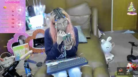 Snapshot of laflakita21 chatting on 10.19.25 Skinnygirl online show from 10.19.25