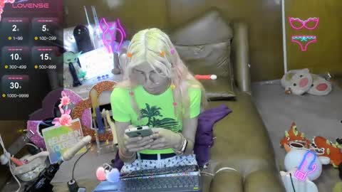 Snapshot of laflakita21 chatting on 11.12.25 Skinnygirl online show from 11.12.25