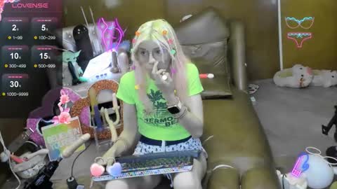 Snapshot of laflakita21 chatting on 11.13.25 Skinnygirl online show from 11.13.25