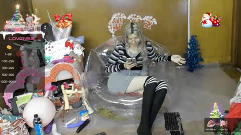 Snapshot of laflakita21 chatting on 12.20.25 Skinnygirl online show from 12.20.25