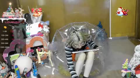 Snapshot of laflakita21 chatting on 12.22.25 Skinnygirl online show from 12.22.25