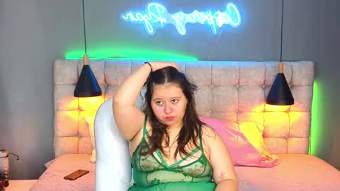 Snapshot of laia_and_aloby chatting on 01.07.25 online show from 01.07.25