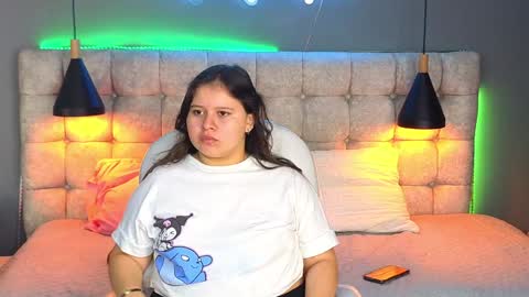 Snapshot of laia_and_aloby chatting on 01.09.25 online show from 01.09.25