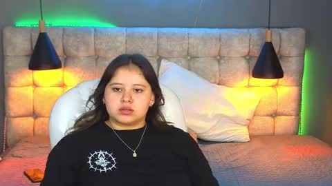 Snapshot of laia_and_aloby chatting on 01.28.25 online show from 01.28.25