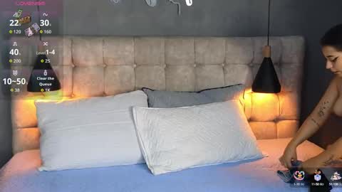 Snapshot of laia_and_aloby chatting on 09.16.25 online show from 09.16.25