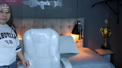 Snapshot of laia_and_aloby chatting on 10.17.25 online show from 10.17.25