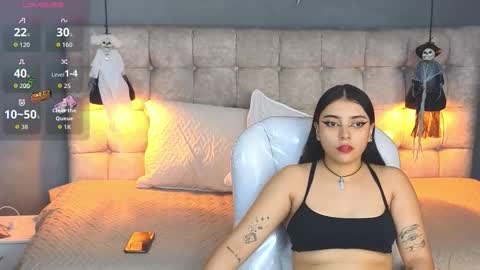 Snapshot of laia_and_aloby chatting on 10.21.25 online show from 10.21.25