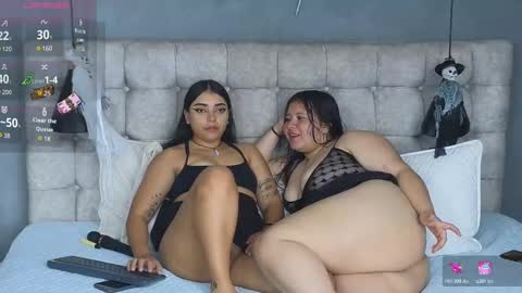 Snapshot of laia_and_aloby chatting on 10.28.25 online show from 10.28.25