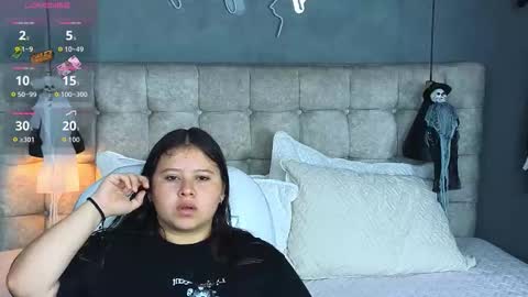 Snapshot of laia_and_aloby chatting on 10.30.25 online show from 10.30.25