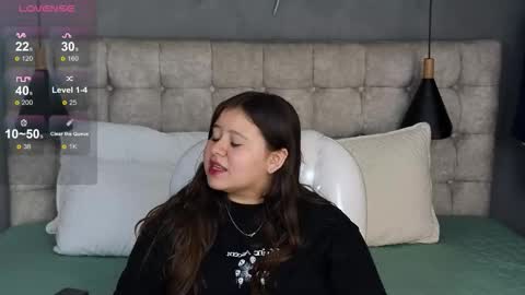 Snapshot of laia_and_aloby chatting on 11.07.25 online show from 11.07.25