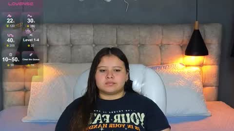 Snapshot of laia_and_aloby chatting on 11.08.25 online show from 11.08.25