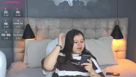 Snapshot of laia_and_aloby chatting on 11.27.25 online show from 11.27.25