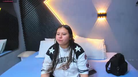 Snapshot of laia_and_aloby chatting on 07.14.26 online show from 07.14.26