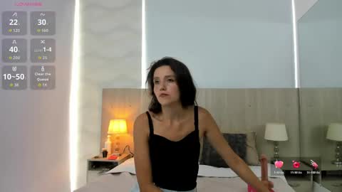 Laia Cruz online show from 04.26.26