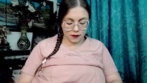 laia_hadid online show from 02.15.26