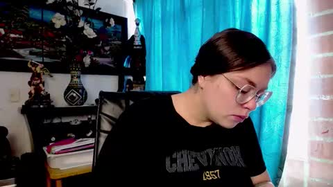 laia_hadid online show from 03.05.26