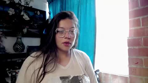 laia_hadid online show from 04.24.26